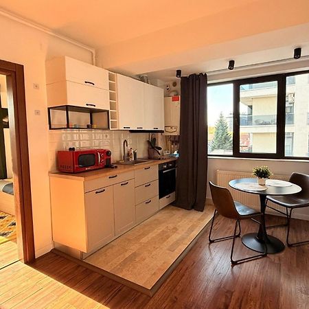 Cozy Apartment With Self Check-In Near Promenada Mall And Verdi Park Bucureşti Ngoại thất bức ảnh