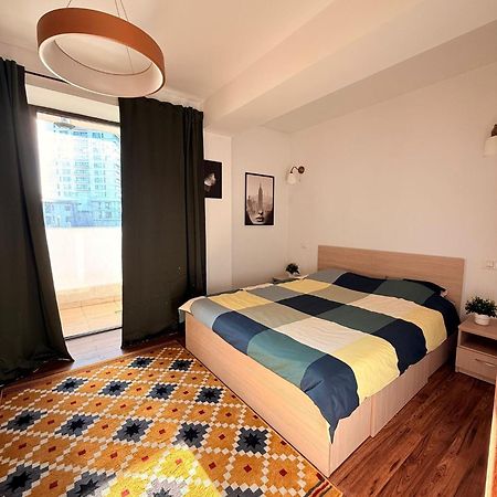 Cozy Apartment With Self Check-In Near Promenada Mall And Verdi Park Bucureşti Ngoại thất bức ảnh