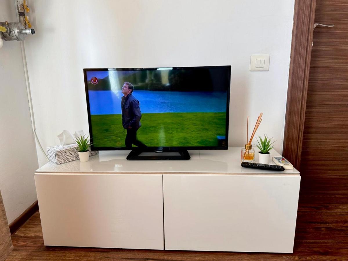 Cozy Apartment With Self Check-In Near Promenada Mall And Verdi Park Bucureşti Ngoại thất bức ảnh