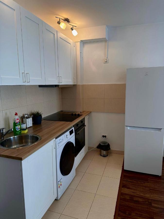 Cozy Apartment With Self Check-In Near Promenada Mall And Verdi Park Bucureşti Ngoại thất bức ảnh