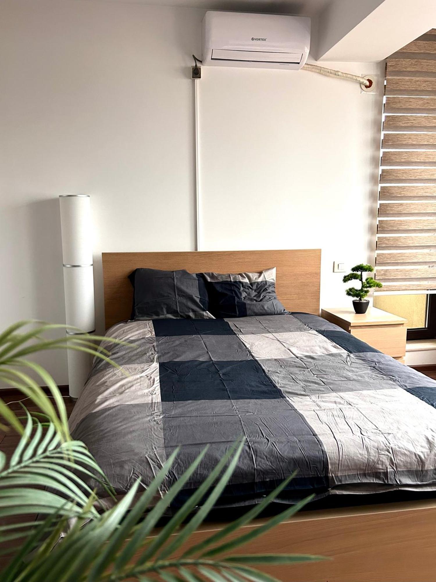 Cozy Apartment With Self Check-In Near Promenada Mall And Verdi Park Bucureşti Ngoại thất bức ảnh