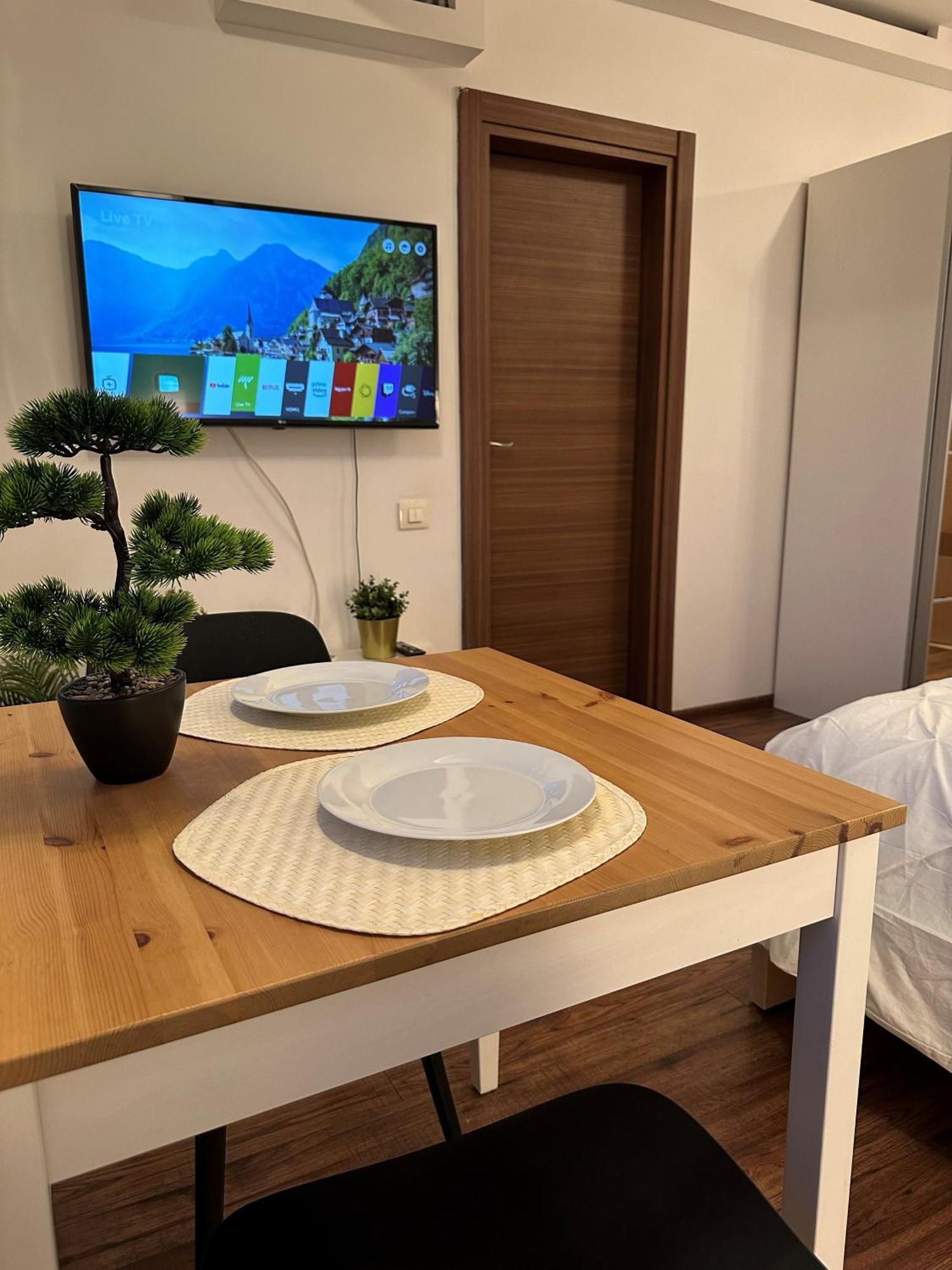Cozy Apartment With Self Check-In Near Promenada Mall And Verdi Park Bucureşti Ngoại thất bức ảnh
