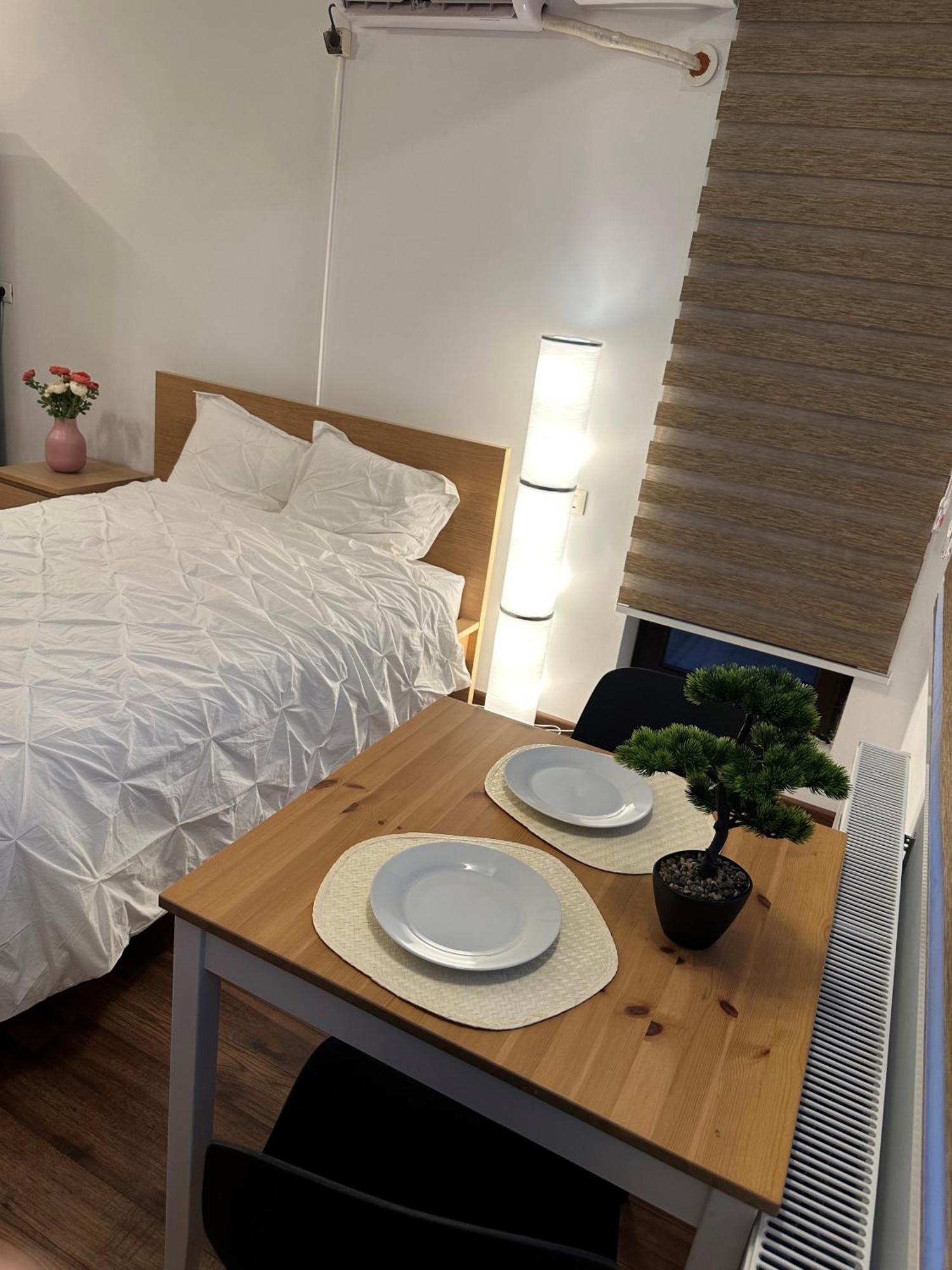 Cozy Apartment With Self Check-In Near Promenada Mall And Verdi Park Bucureşti Ngoại thất bức ảnh