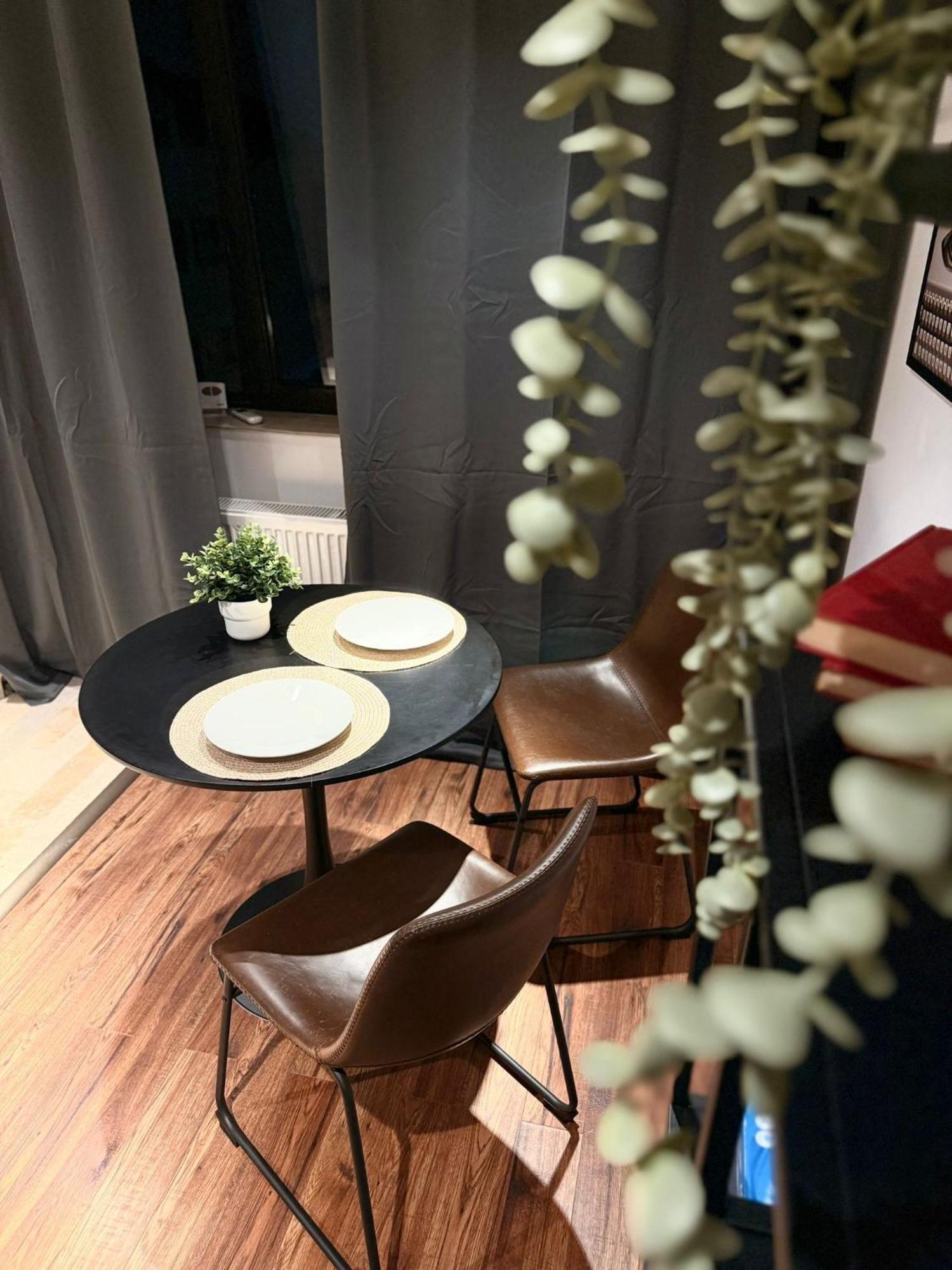 Cozy Apartment With Self Check-In Near Promenada Mall And Verdi Park Bucureşti Ngoại thất bức ảnh