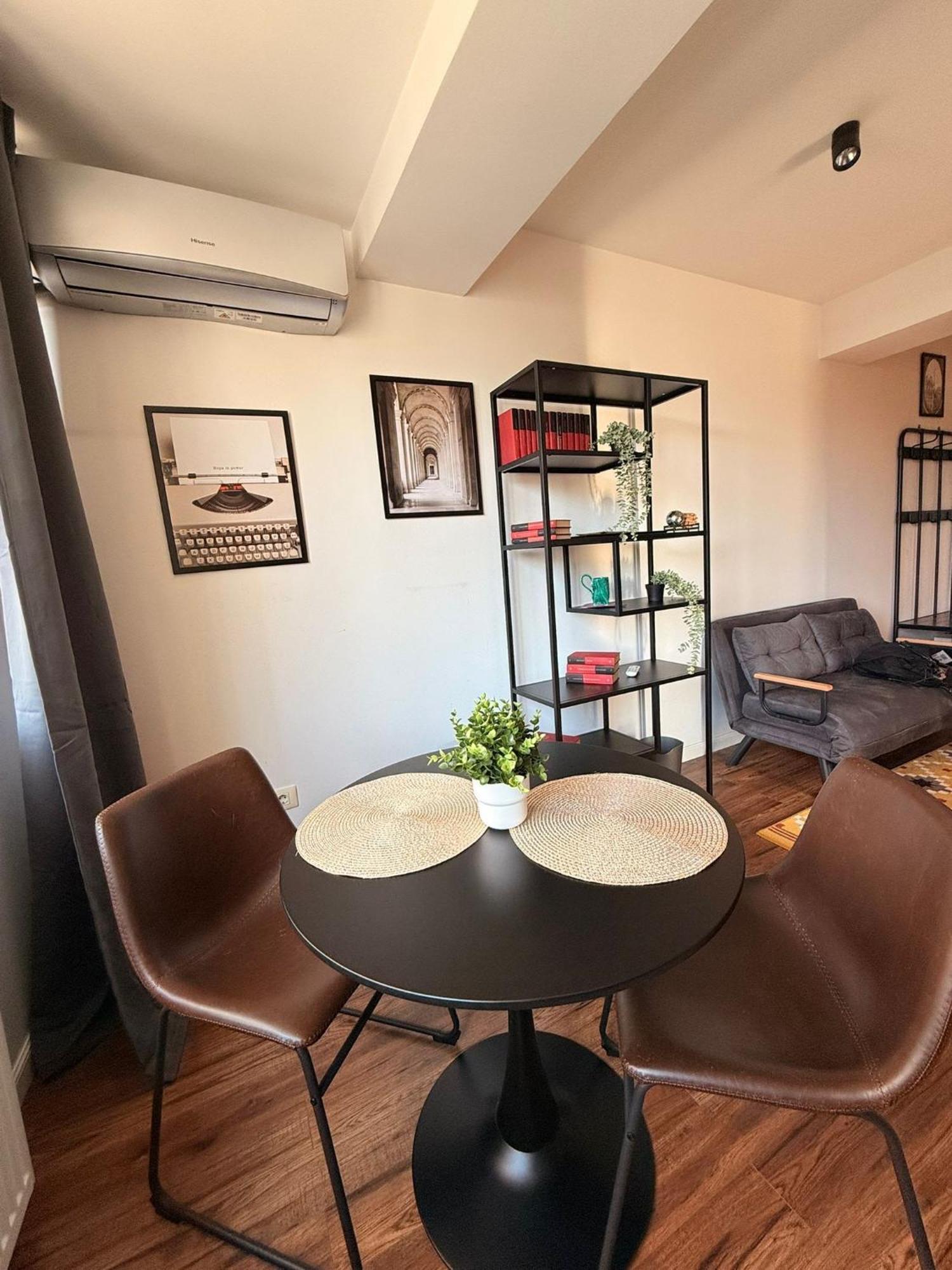 Cozy Apartment With Self Check-In Near Promenada Mall And Verdi Park Bucureşti Ngoại thất bức ảnh